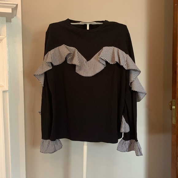 DREW Tops - Drew; an‎ Anthro brand; gingham ruffle knit top. Worn once. 78 retail